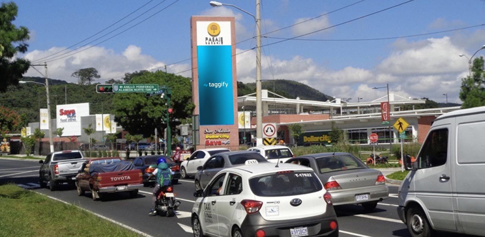 Guatemala City - Boulevar - El Naranjo , Guatemala