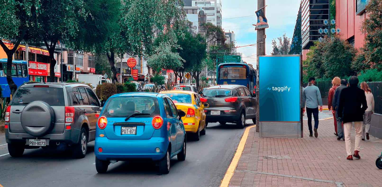 Pichincha - Quito - Amazonas - Mariana De Jesus - Ingreso Parqueadero Mall El Jardin, Quito