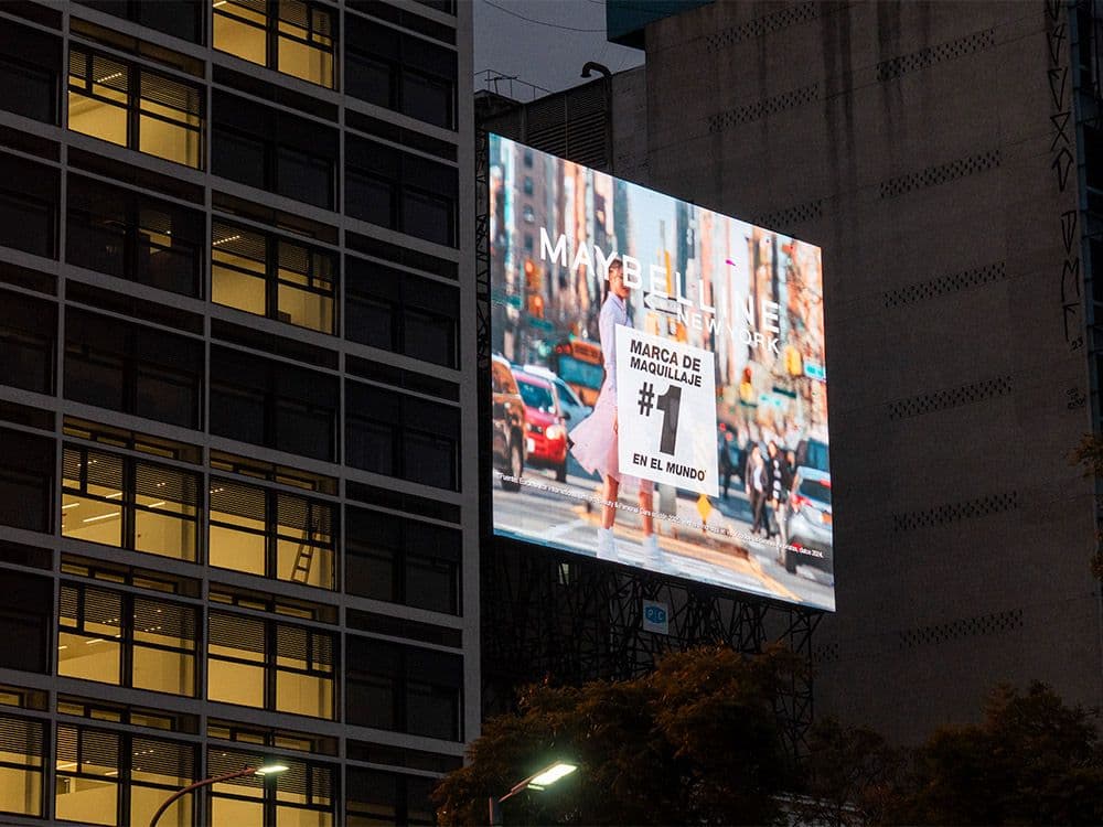 Maybelline deslumbra con su nuevo labial Teddy Bear junto a Taggify