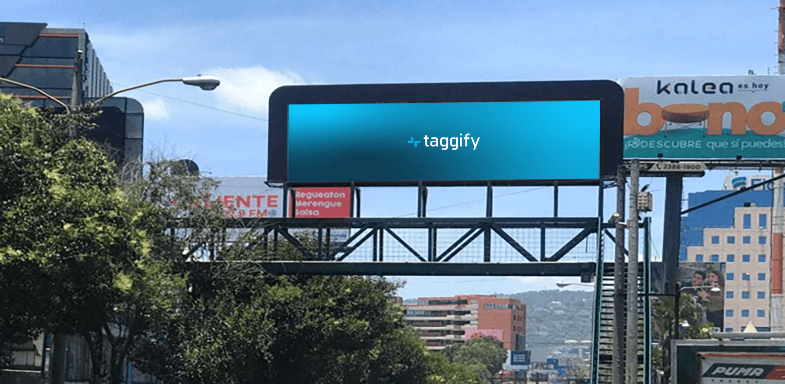 Guatemala City -.Proceres y 3ra Avenida - Hacia CAES, Guatemala