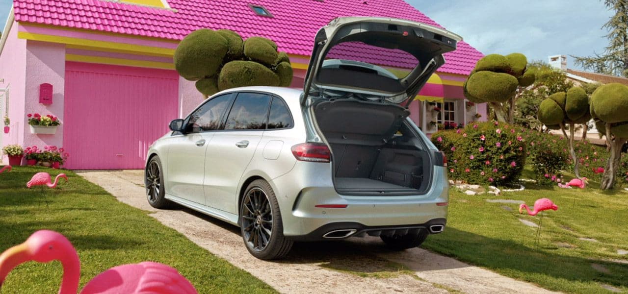 Mercedes Benz - zonas premium a través de DOOH