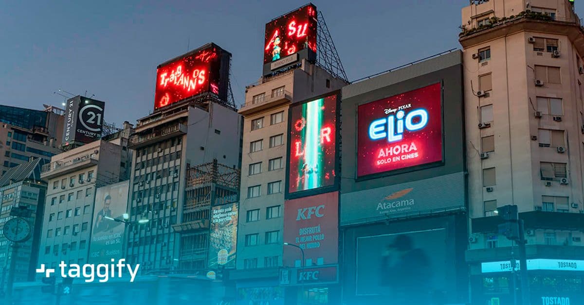 El DOOH premium de gran formato capta más atención que los canales digitales
