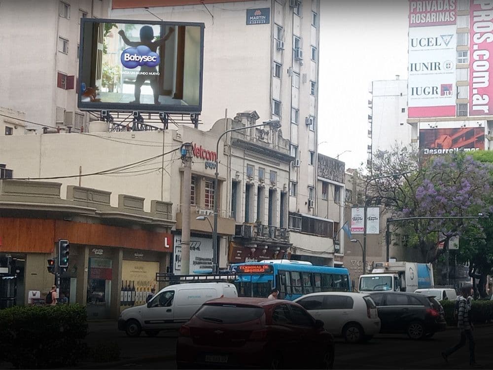 Babysec promotes an inclusive pDOOH campaign