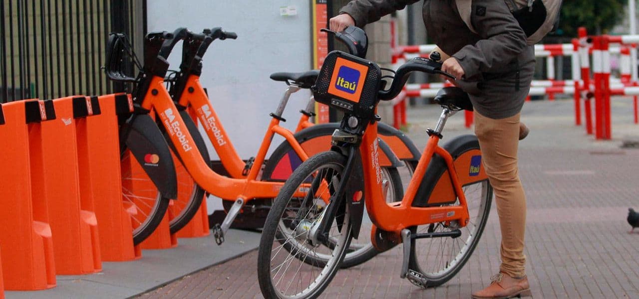 Publicidad con Anuncios dinámicos en Exteriores - Logrando interes con los usuarios en el momento exacto del día